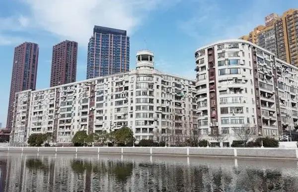 上海苏州河两岸的历史建筑有哪些