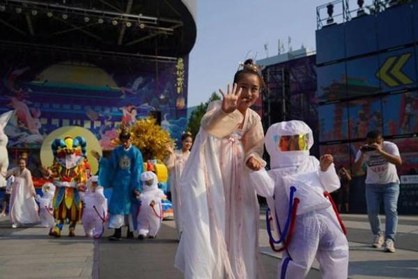 2022年9月10日至10月7日北京欢乐谷国潮街头艺术节