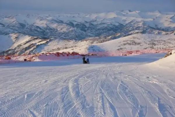 2022新疆滑雪季是几月到几月份结束