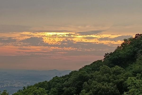 南京紫金山看日出攻略