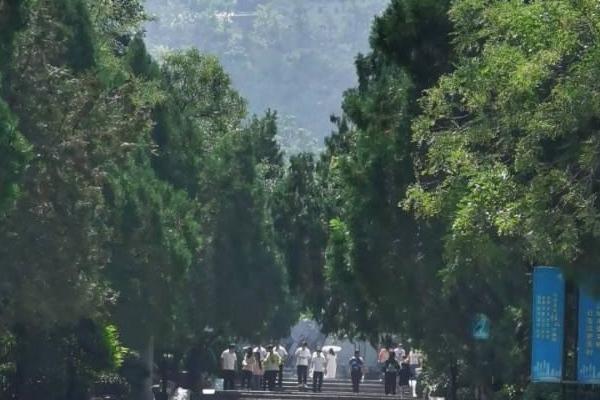 济南千佛山风景区一日游攻略