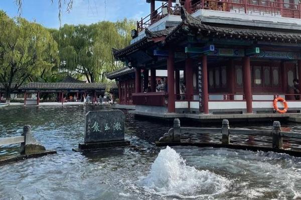 百脈泉公園里有什么泉