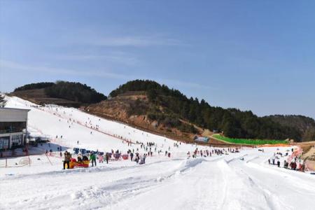 2024广元曾家山滑雪场游玩攻略 - 门票价格 - 开放时间 - 游玩项目 - 住宿 - 简介 - 交通 - 地址 - 电话 - 天气