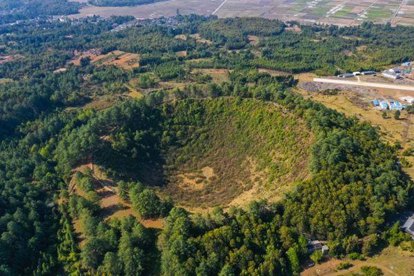 騰沖火山熱海旅游區(qū)具體位置 兩景區(qū)之間距離