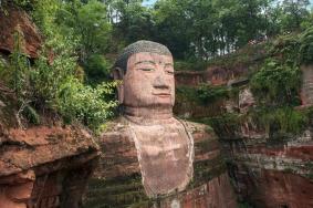 乐山大佛高多少米？宽多少米？