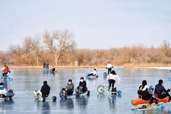 2022年12月28日起金塔胡杨林第四届冰雪嘉年华正式开园