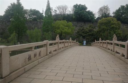 2023南京狮子山公园游玩攻略 - 门票价格 - 开放时间 - 景点介绍 - 简介 - 交通 - 地址 - 天气