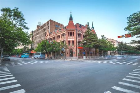 2023青岛德国风情街旅游攻略 - 门票价格 - 简介 - 地址 - 开放时间 - 交通 - 天气 - 电话