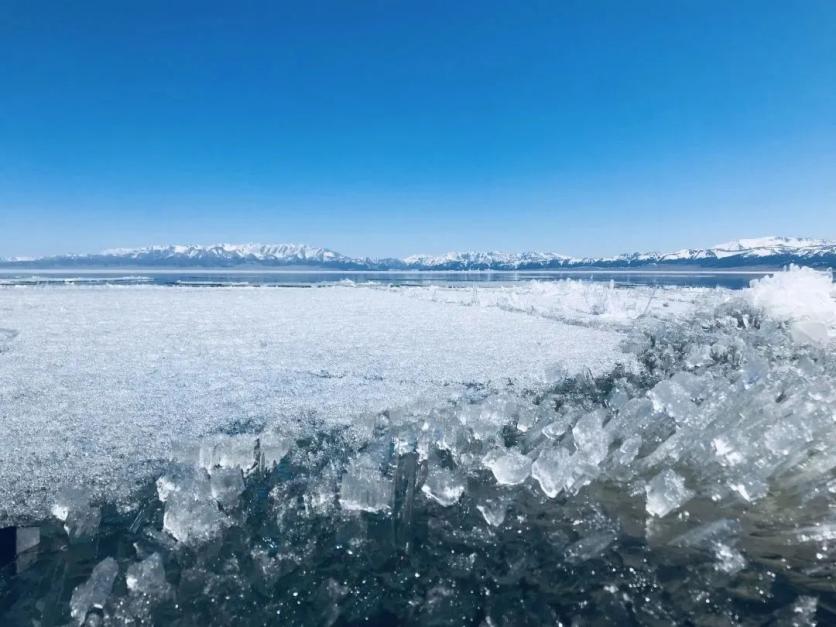 赛里木湖冬季游玩攻略 这份冰雪季奇观一定要打卡