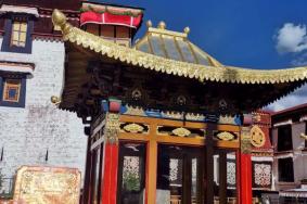 大昭寺和布达拉宫哪个地位高