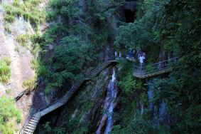 龙穿峡景区要爬山多久才能逛完