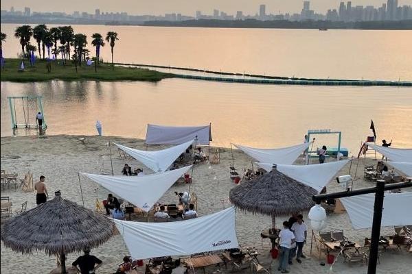 2023武汉东湖沙滩浴场开放时间 螃蟹部落门票多少钱