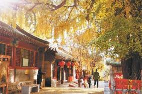 潭柘寺供奉的是什么佛