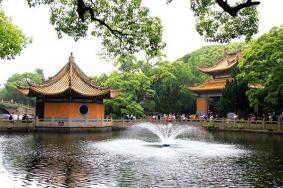普济寺供奉的是什么佛