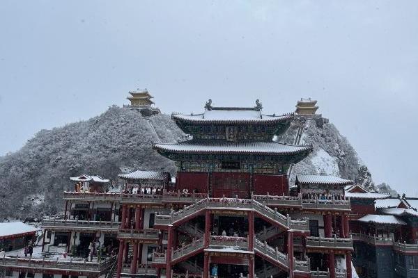 老君山下雪了可以去玩嗎