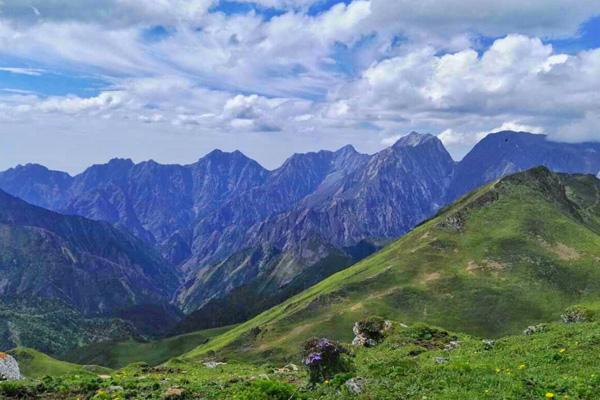 九鼎山和九顶山的区别