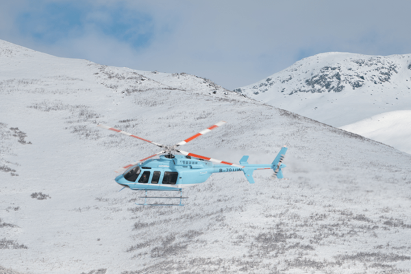 阿勒泰直升机观光滑雪价格