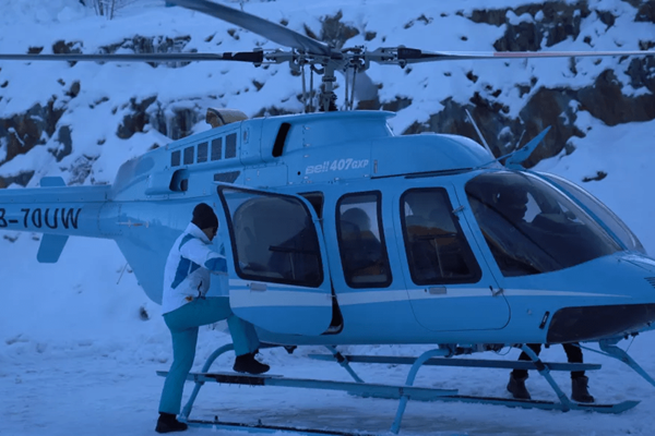 阿勒泰直升机观光滑雪价格