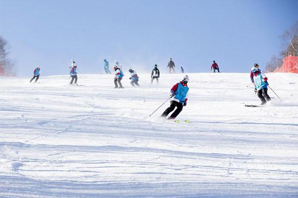 張家口萬龍滑雪場門票價格2023 附優惠政策