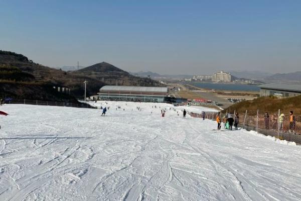 2023雪野滑雪场门票 - 门票价格 - 开放时间 - 游玩攻略 - 地址 - 天气 - 交通 - 电话