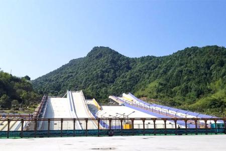 2023浠水三角山四季滑雪场旅游攻略 - 门票价格 - 优惠政策 - 开放时间 - 简介 - 交通 - 美食 - 地址 - 电话 - 天气