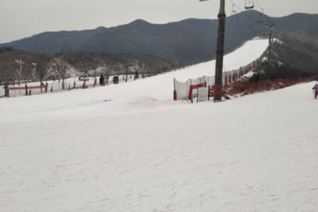 2023西部长青滑雪场游玩攻略 - 门票价格 - 优惠政策 - 开放时间 - 交通 - 简介 - 地址 - 天气 - 电话