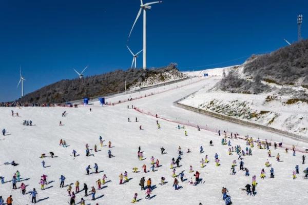 2024五峰国际滑雪场游玩攻略 - 门票价格 - 开放时间 - 简介 - 地址 - 交通 - 天气 - 电话