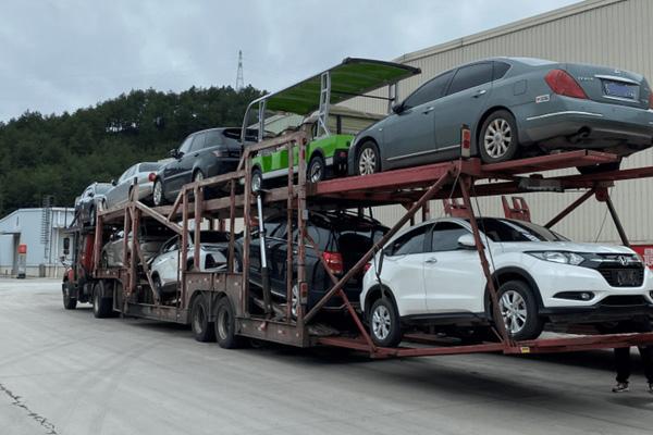 從成都托運汽車到烏魯木齊多少錢