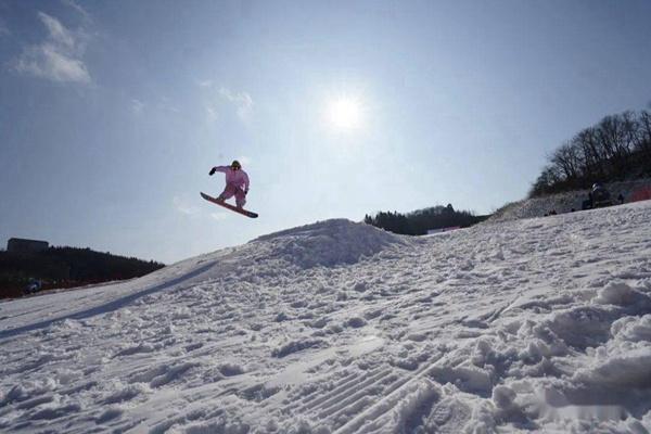 2023-2024雪季恩施绿葱坡滑雪场门票多少钱