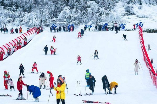2024雪季金佛山北坡滑雪场游玩攻略-门票价格-景点信息