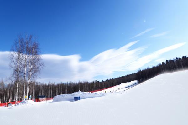 紅松王滑雪場和和平滑雪場哪個好