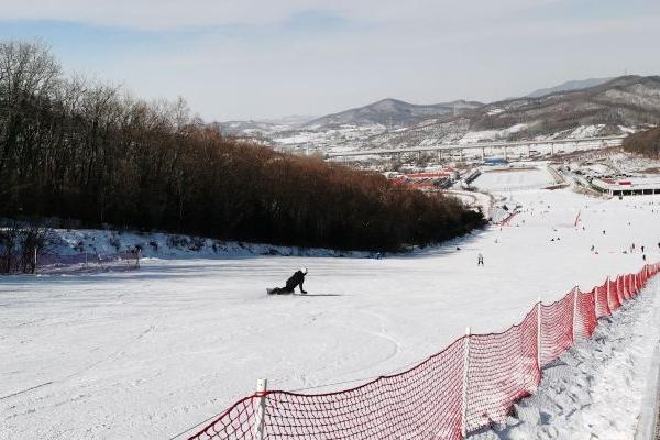 2024鸣山绿洲滑雪场游玩攻略-门票价格-景点信息
