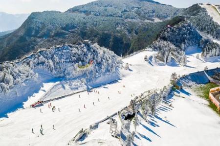 2023玉舍雪山滑雪场旅游攻略 - 门票价格 - 开放时间 - 优惠政策 - 交通 - 地址 - 电话