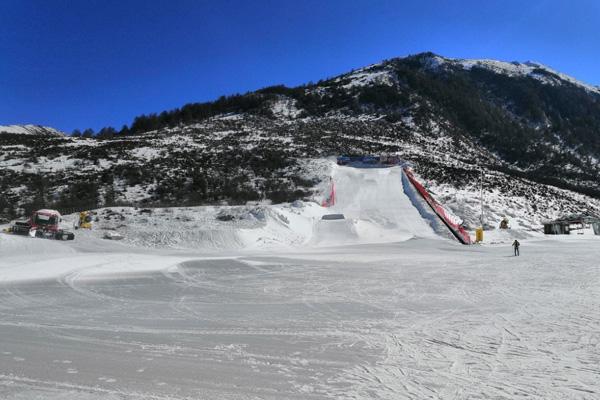 鹧鸪山自然公园滑雪场在哪里