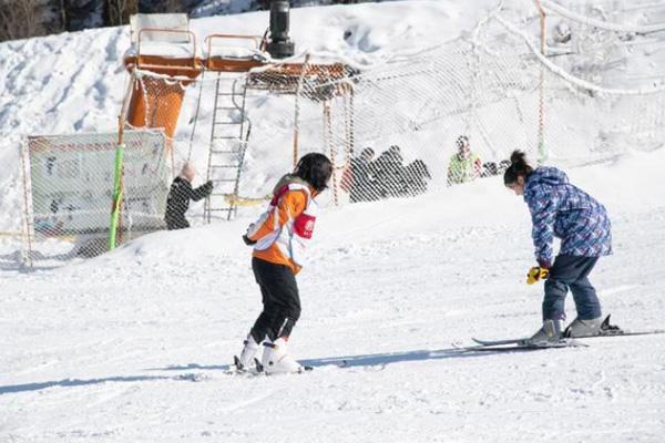 臥虎山滑雪場和金象山滑雪場哪個(gè)好