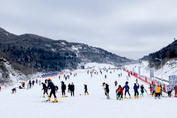 七星岭滑雪场在哪