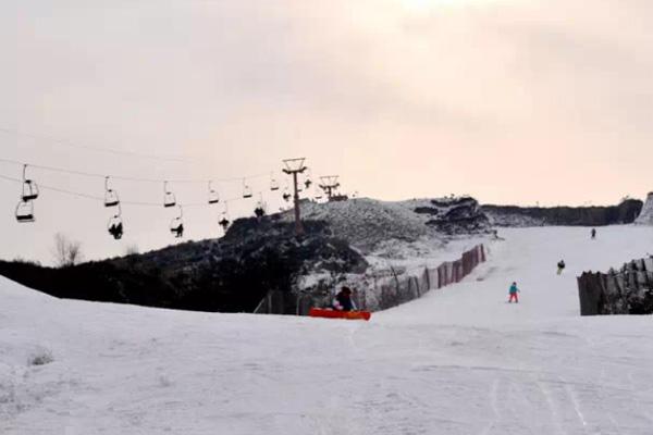 梅苑南山滑雪场在哪里 附具体地址