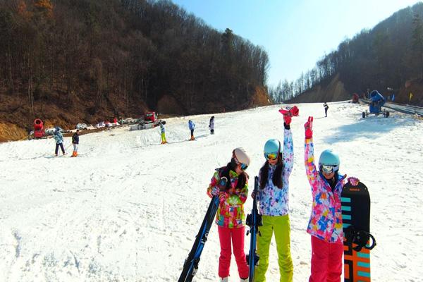 2023-2024三峡云栖谷国际滑雪场门票多少钱