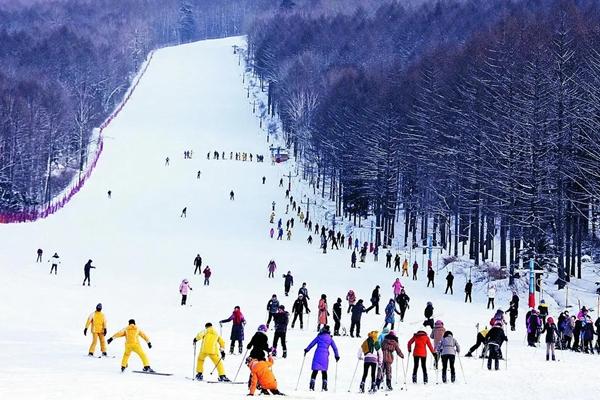 日月峡滑雪场2023-2024雪季什么时候开始滑雪