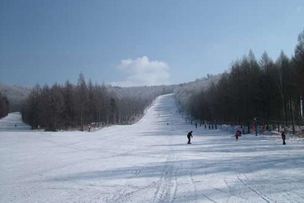 2023-2024雪季日月峡滑雪场价格多少