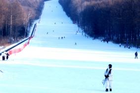 日月峡滑雪场在哪 怎么去比较方便