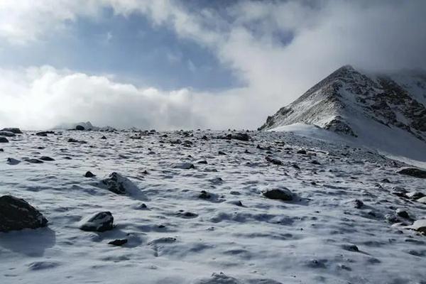 巴尔斯雪山海拔多少