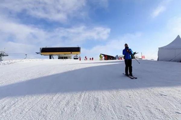 2023-2024雪季悬壁长城四季滑雪场门票多少钱