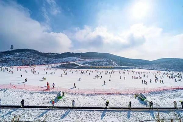 七彩太行云上滑雪场几条雪道