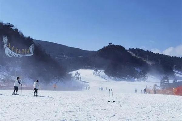 贵州六盘水玉舍滑雪场开滑时间