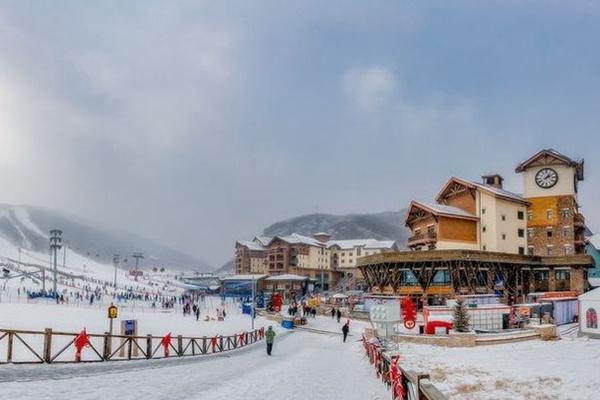 从武汉到红花尖滑雪场怎么走最快最方便