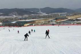 中兴滑雪场在哪里啊 坐几路车去