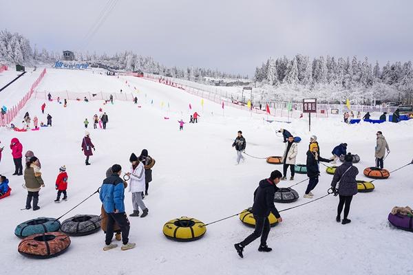 仙女山滑雪場開放時間每年幾月