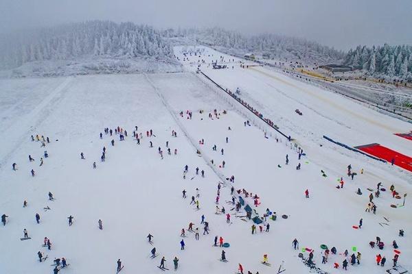 仙女山滑雪场开放时间每年几月