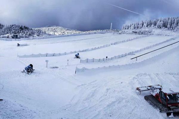 仙女山滑雪场是人造雪吗